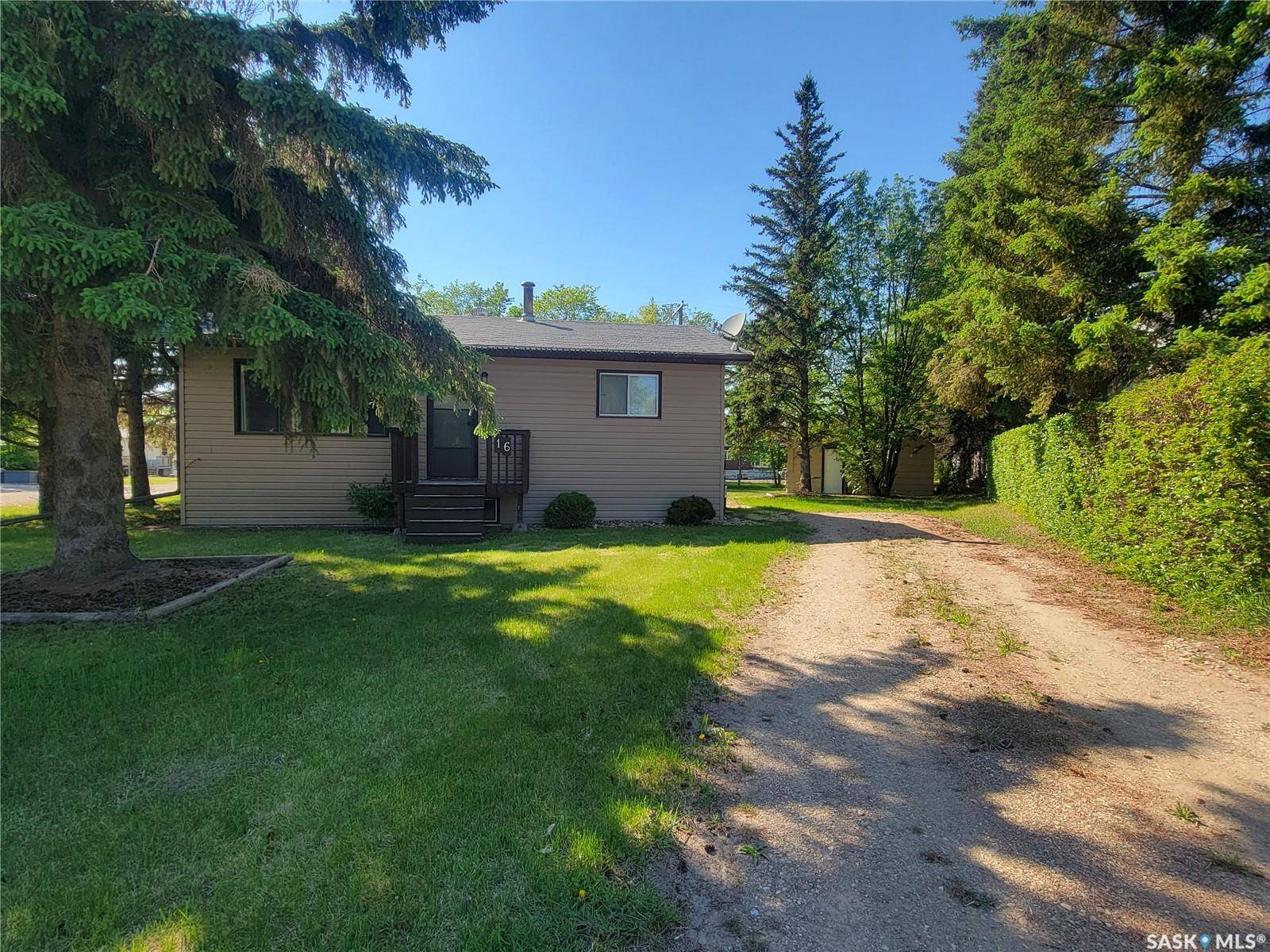 Neilburg, SK S0M 2C0,16 4th AVENUE E