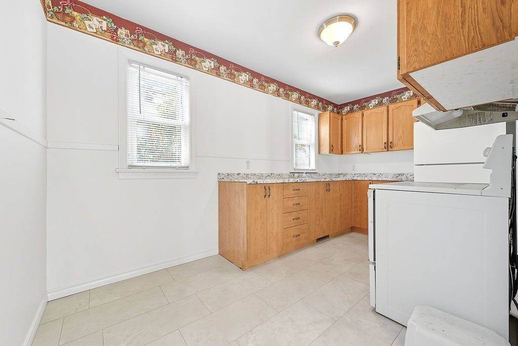 Deep River, ON K0J 1P0,13 Thomson CRES