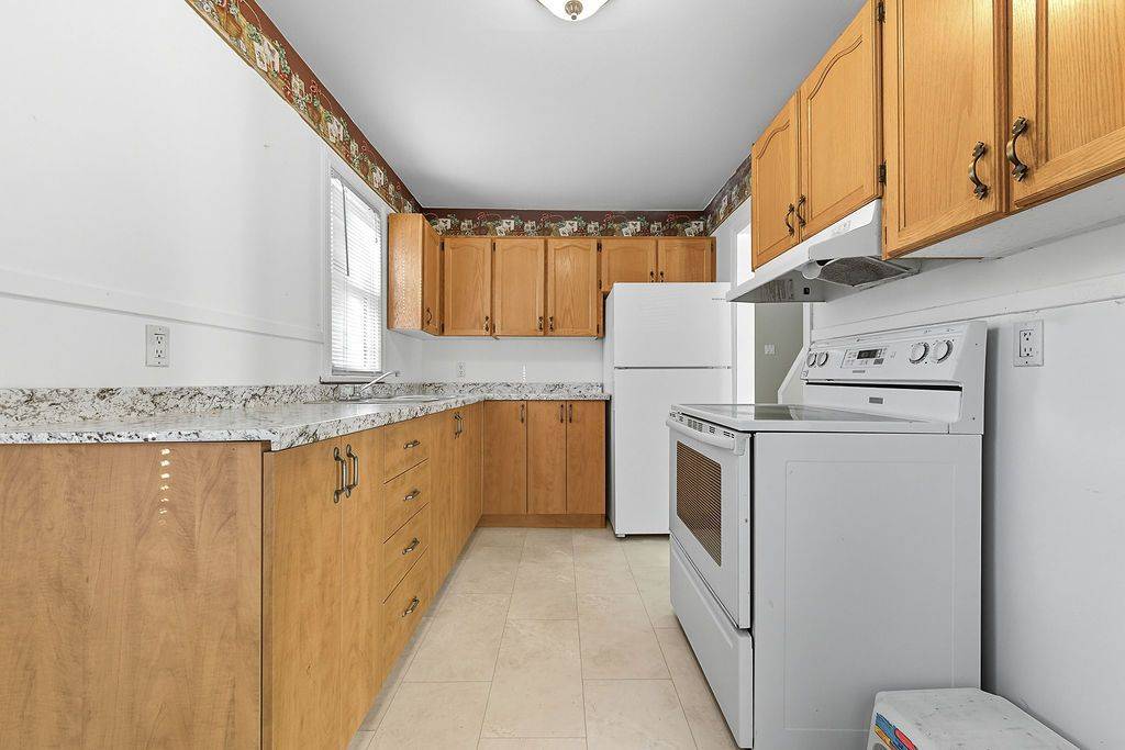 Deep River, ON K0J 1P0,13 Thomson CRES