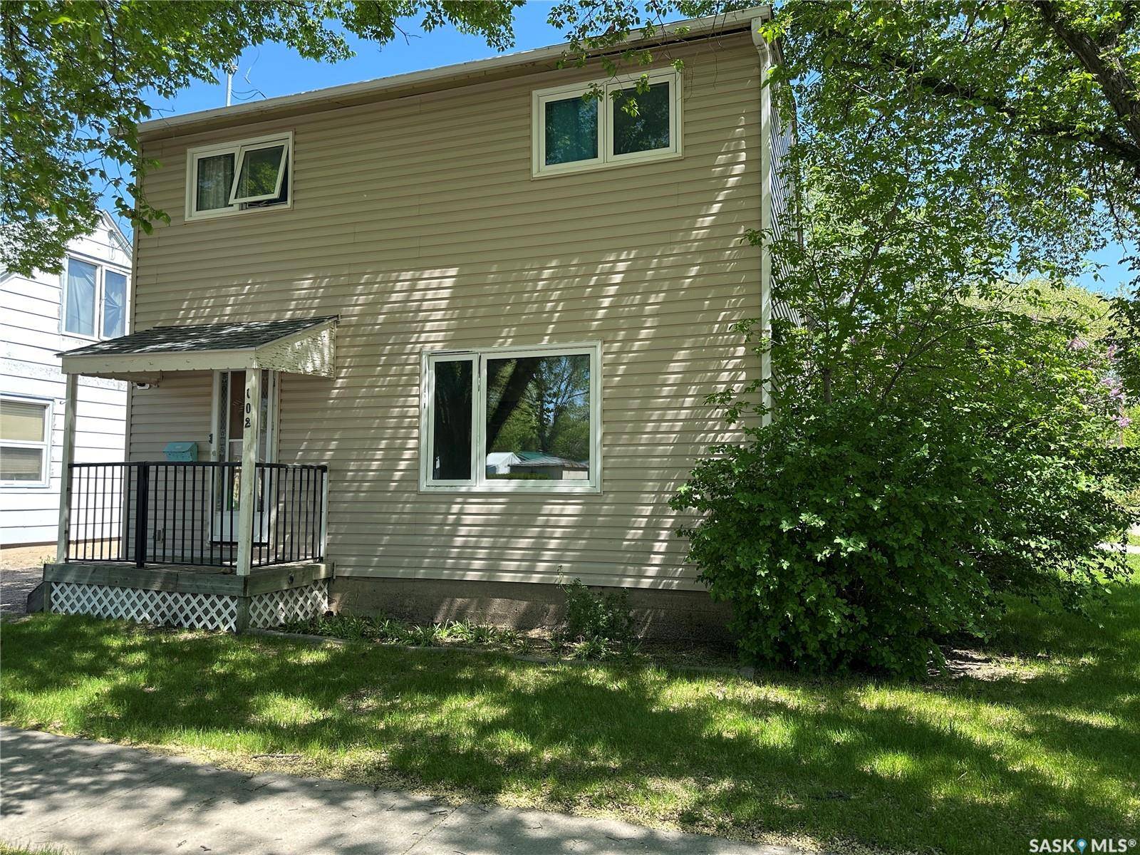 Weyburn, SK S4H 1E7,102 9th STREET NE