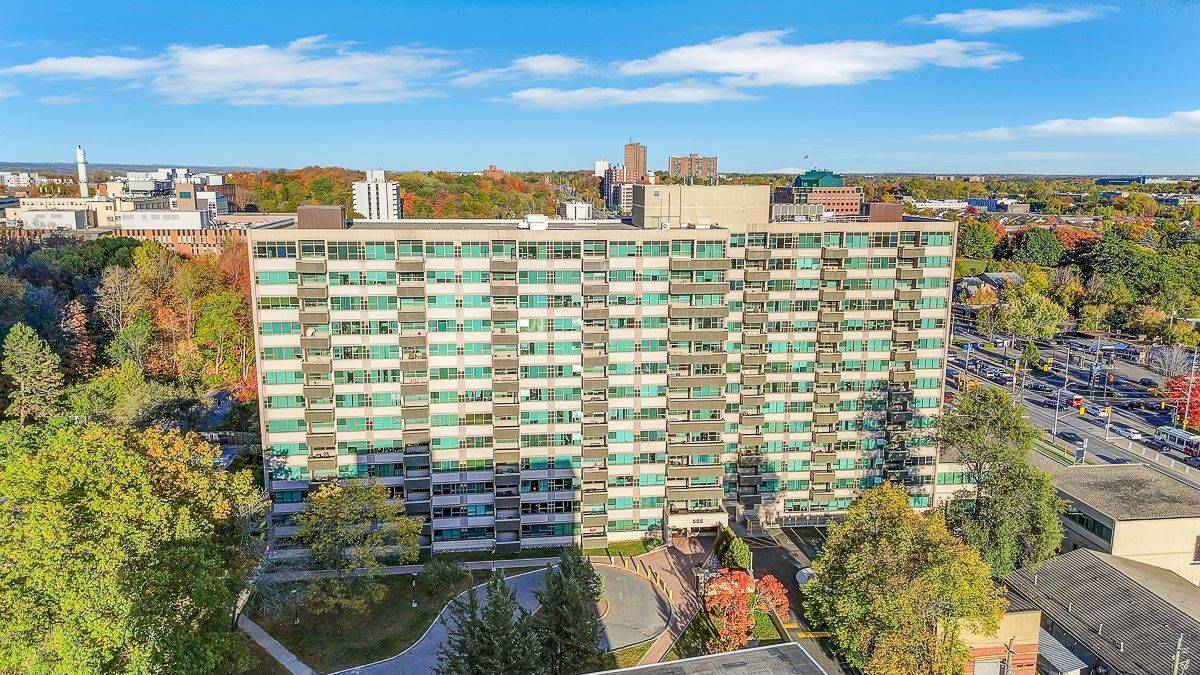 Manor Park - Cardinal Glen And Area, ON K1K 4C5,555 Brittany DR #707