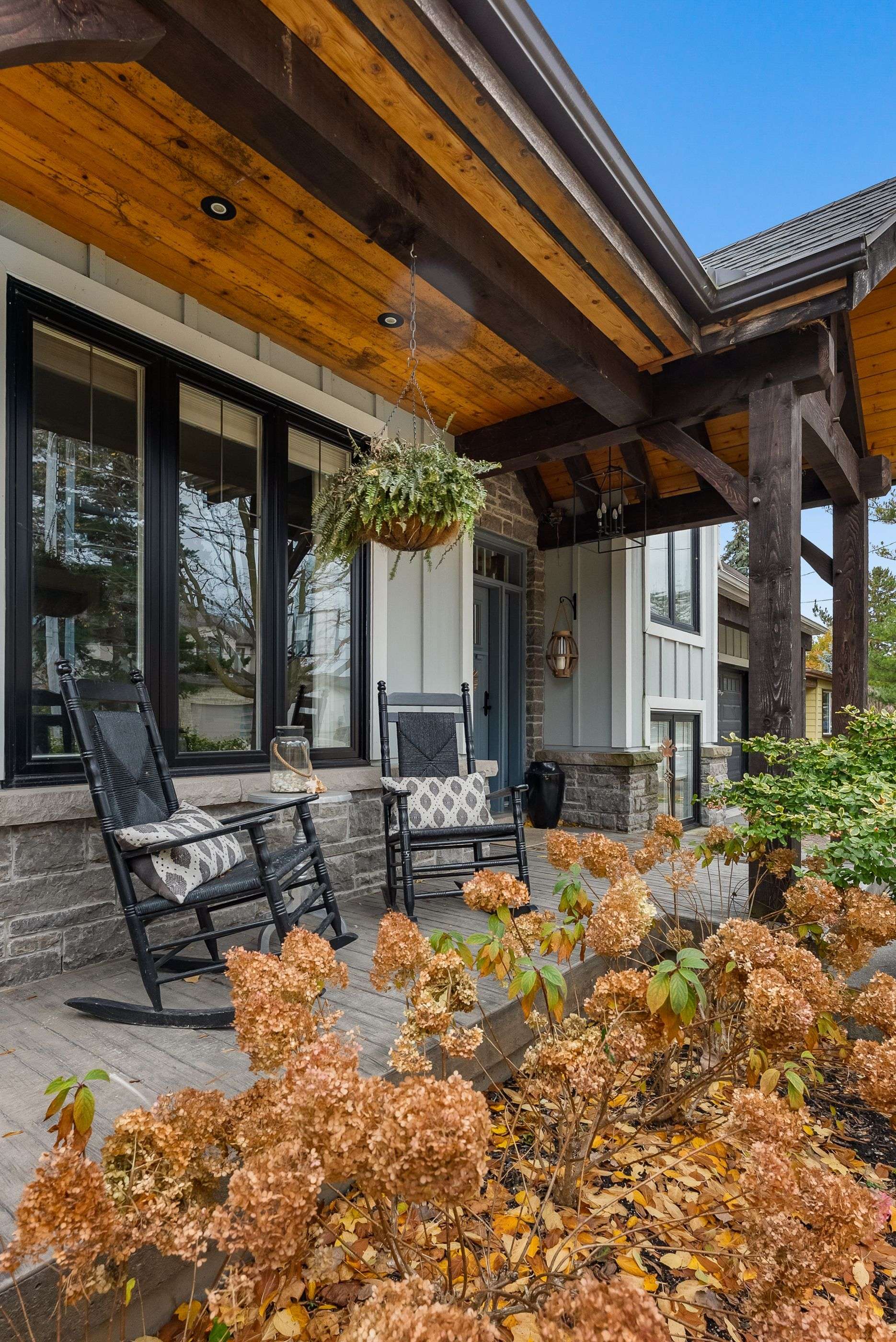 Niagara Falls, ON L2J 0C2,2218 Portage RD