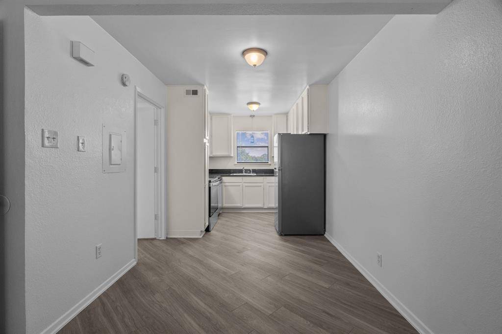 Arlington, TX 76010,320 E 4th Street #204