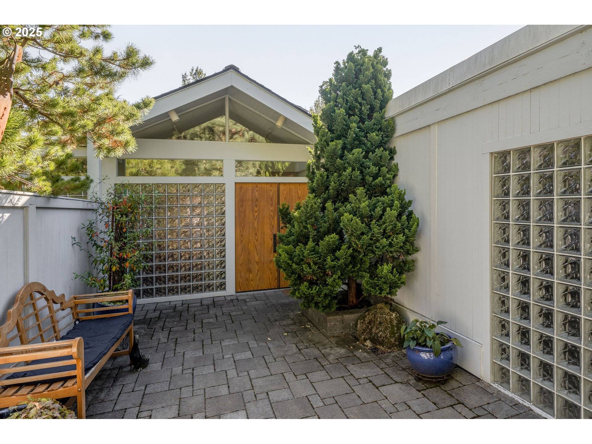 Portland, OR 97239,4141 SW WASHOUGA AVE