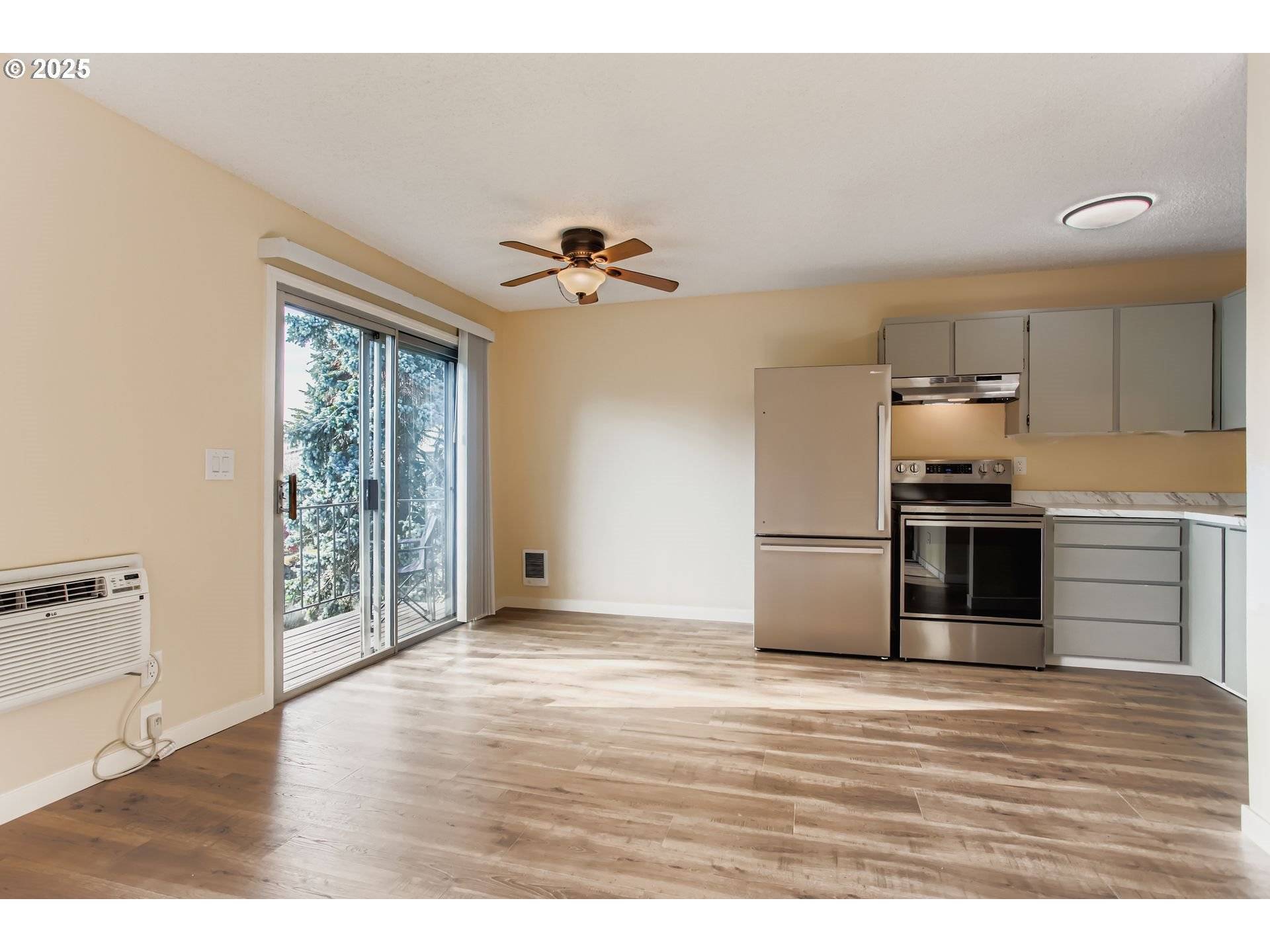 Gresham, OR 97080,200 SW FLORENCE AVE #C6