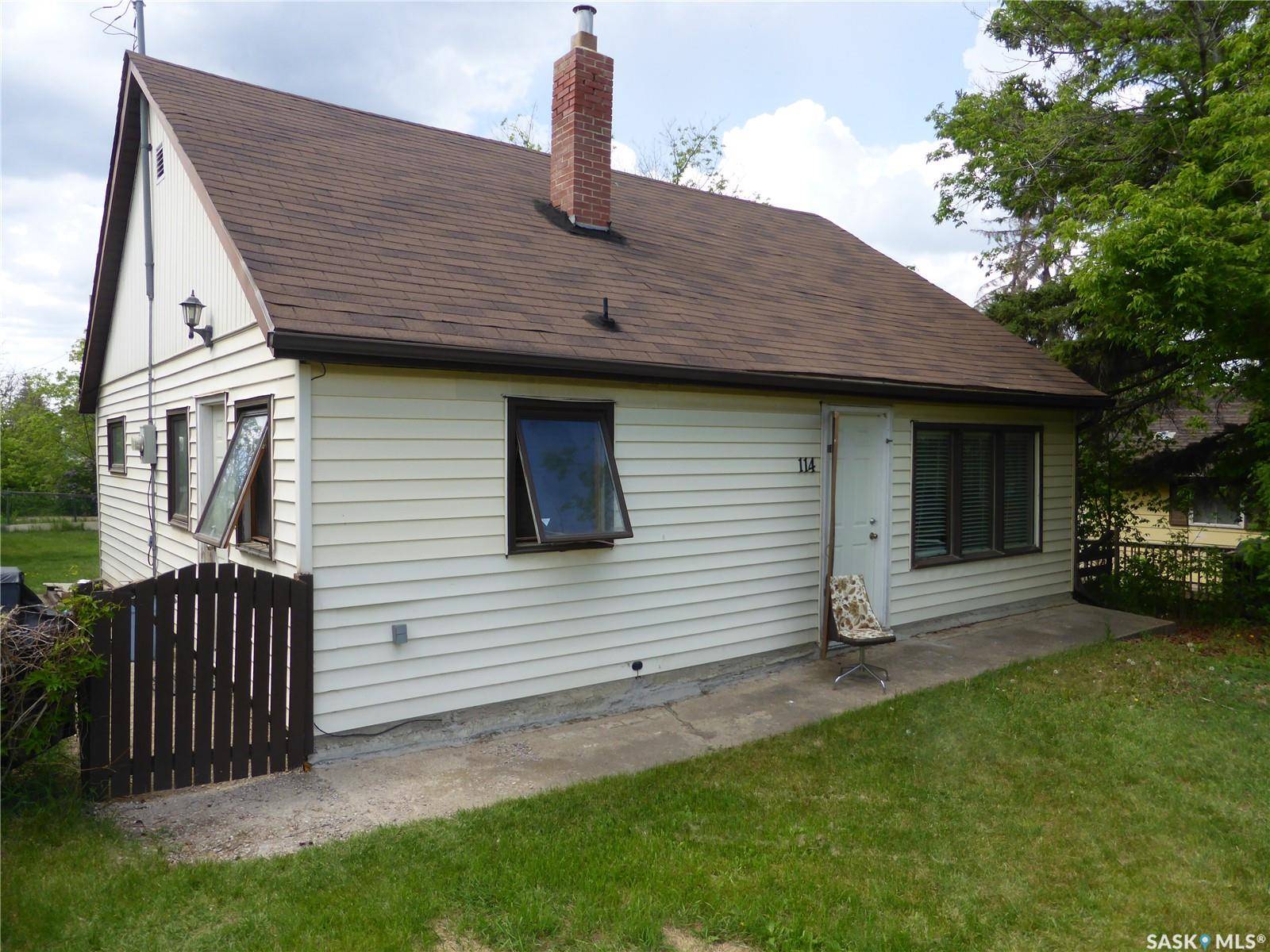 Paradise Hill, SK S0M 2G0,114 1st AVENUE