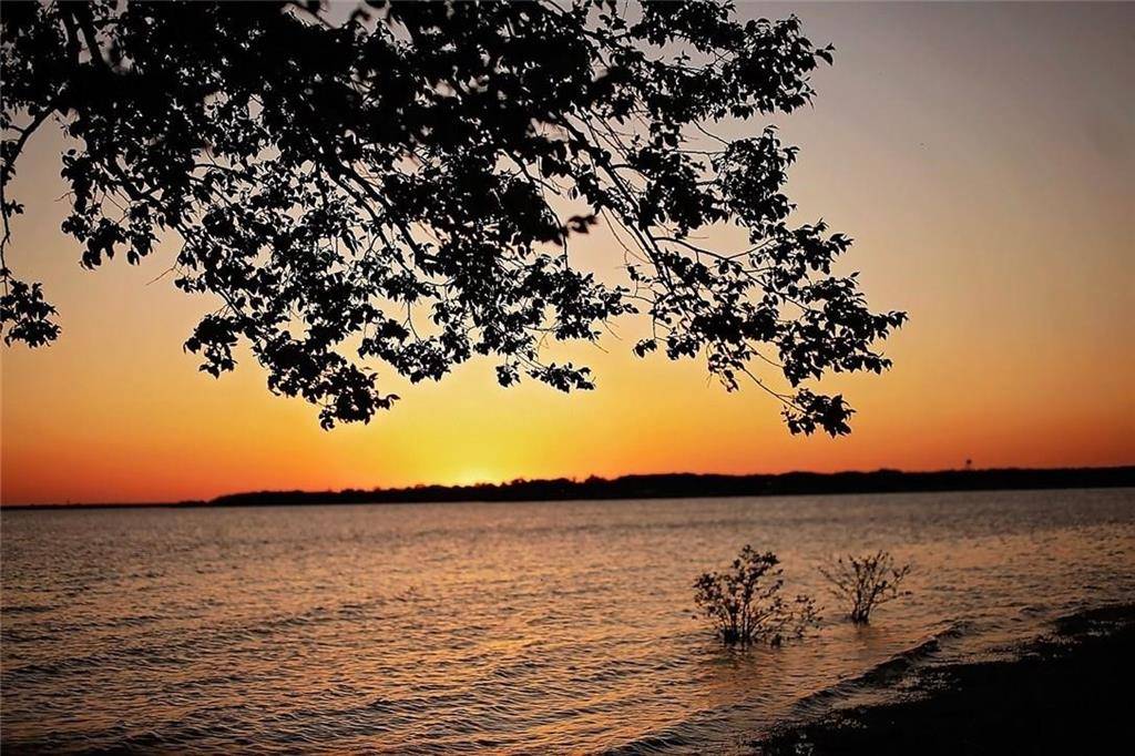 East Tawakoni, TX 75472,206 Mohawk Trail