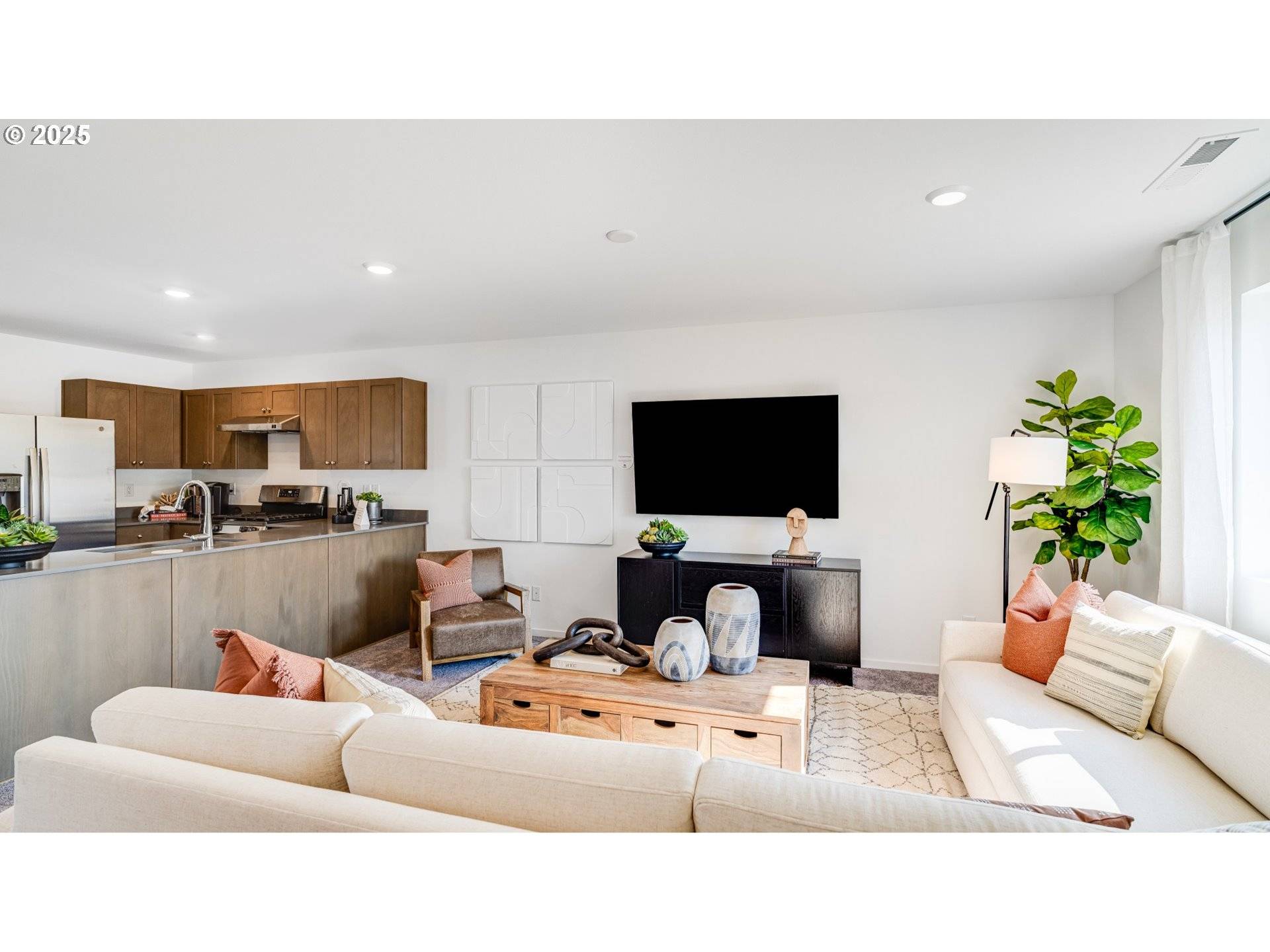 Eugene, OR 97402,5726 Bainbridge RD