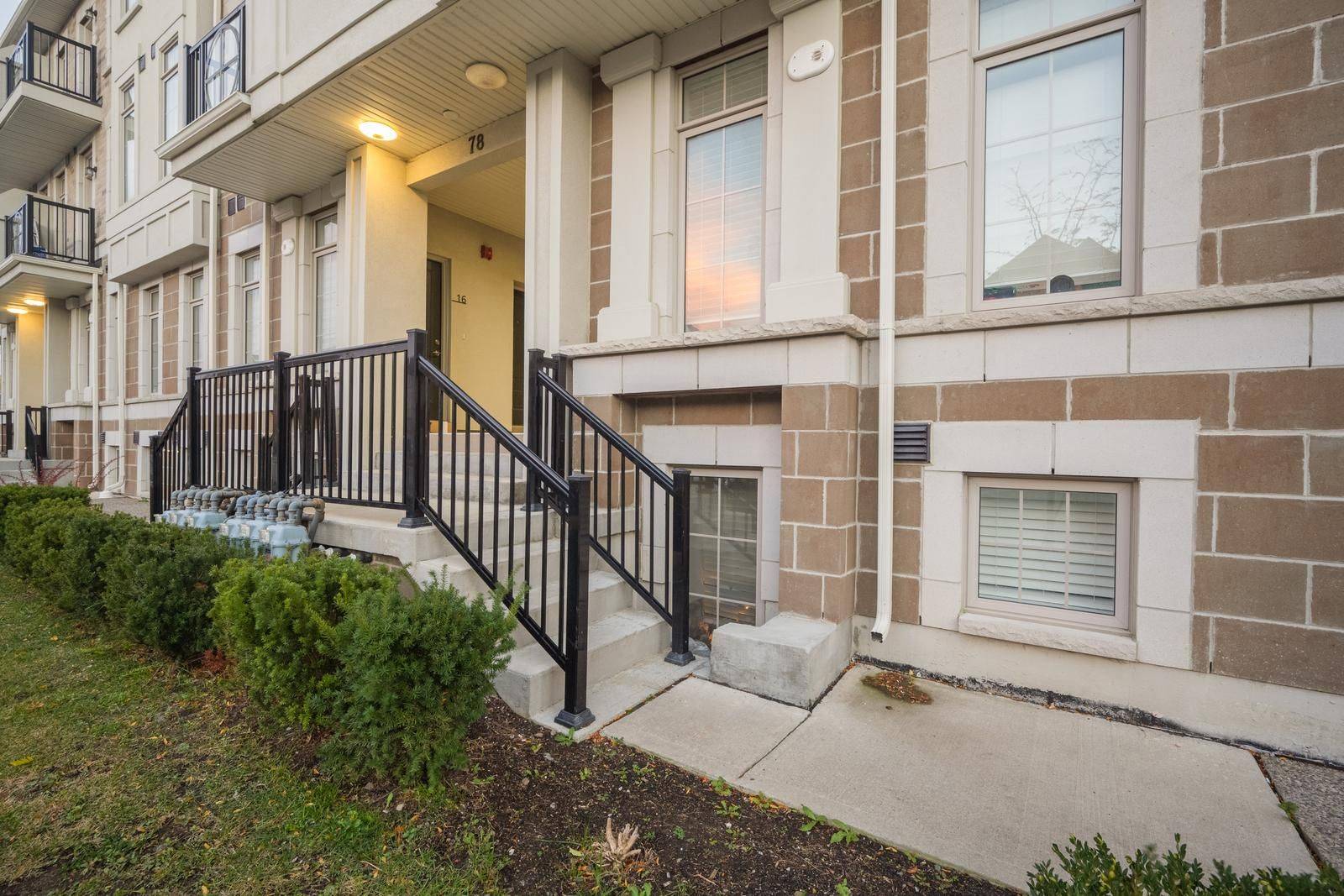 Mississauga, ON L4Z 0C8,78 Preston Meadow AVE #13