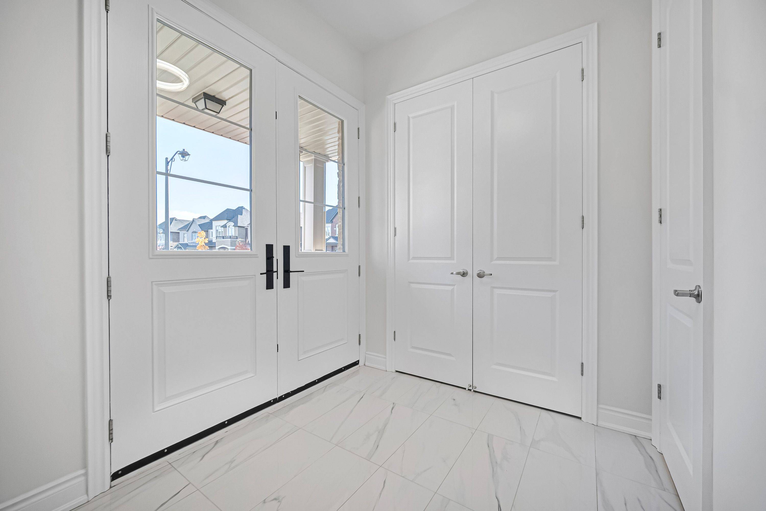 Oakville, ON L6H 0Z1,3404 Mosley Gate