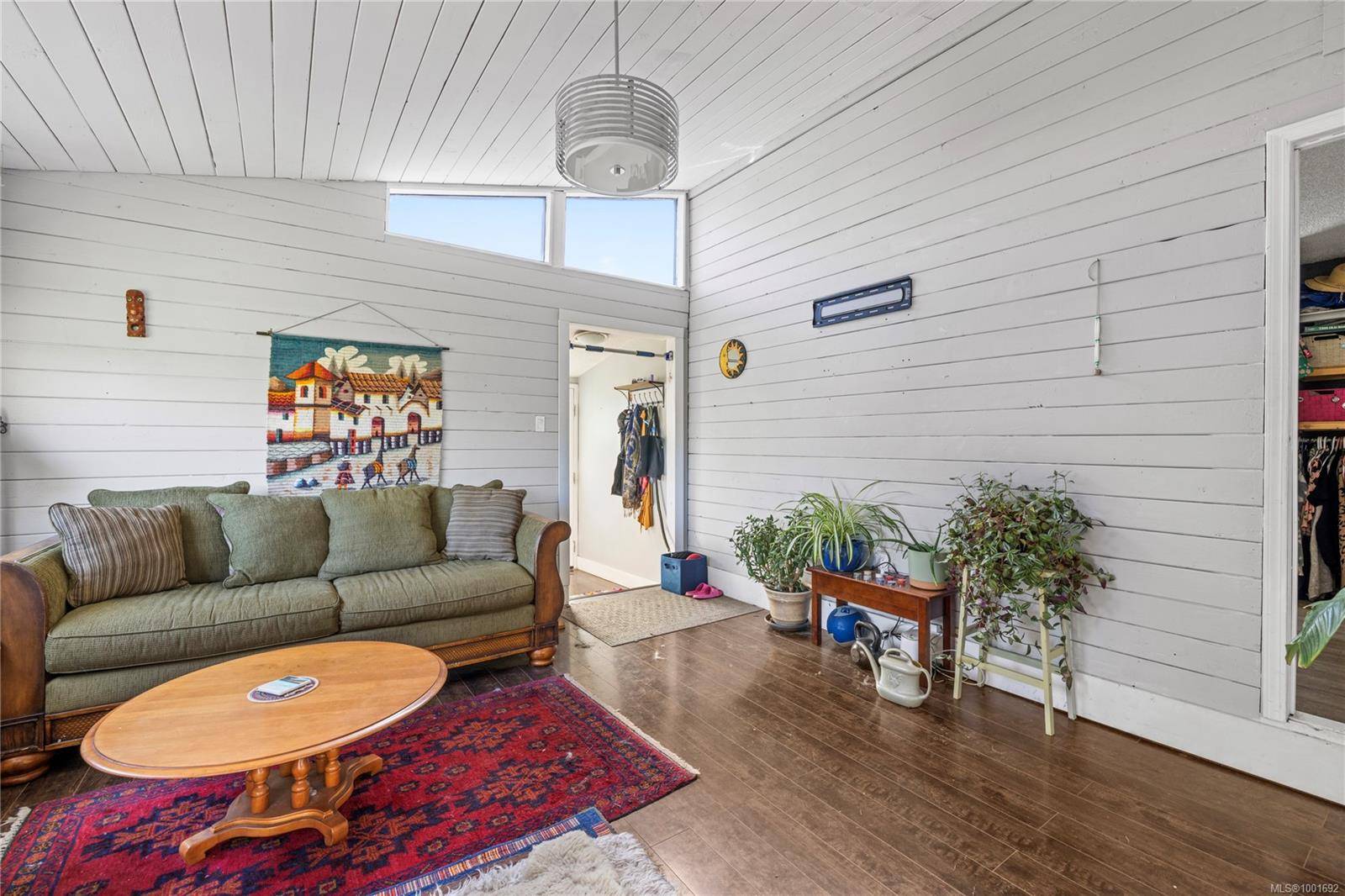 Nanaimo, BC V9R 2C2,425 Pine St