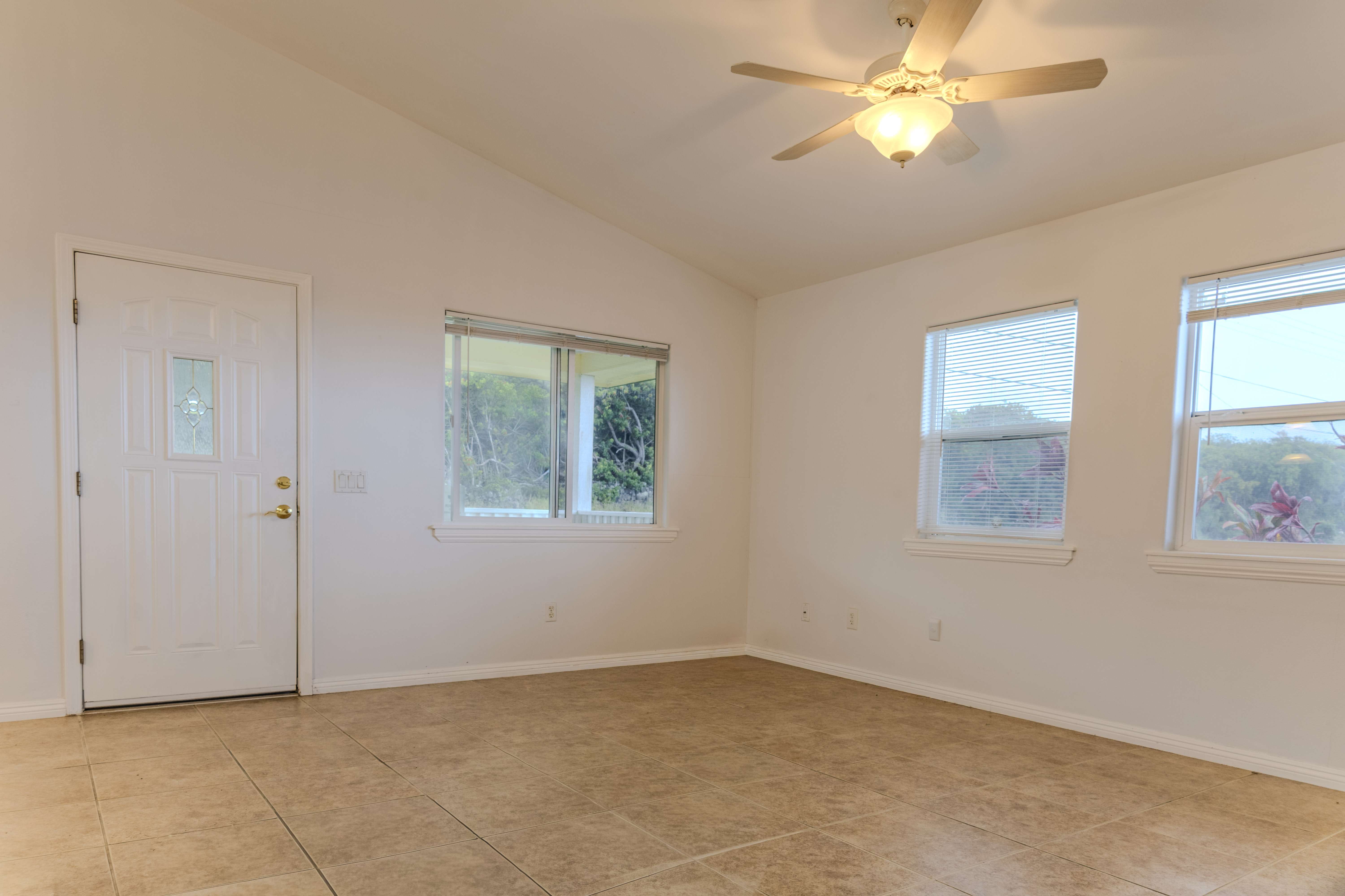 Naalehu, HI 96772,94-6663 KAMAOA RD