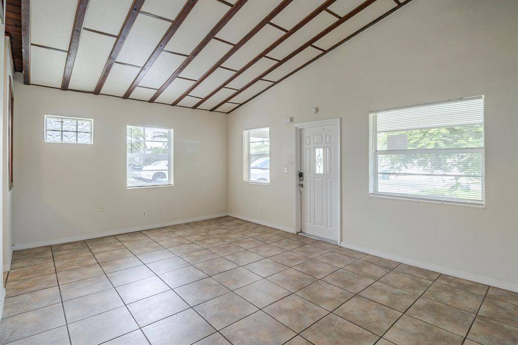 Boynton Beach, FL 33435,132 SE 4th Ave