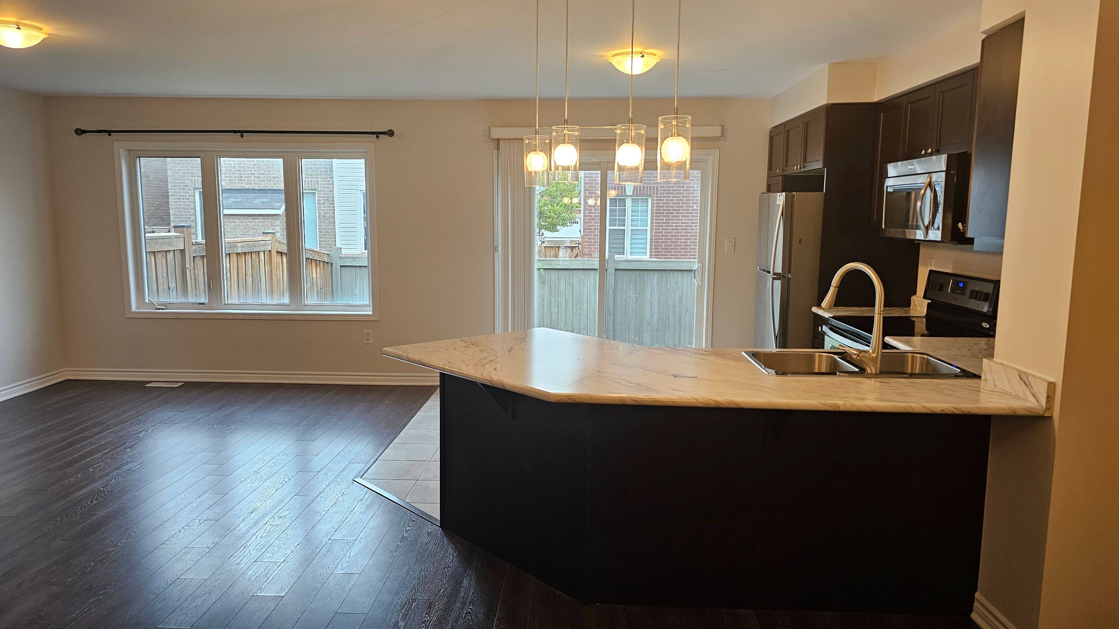 Milton, ON L9E 0A4,345 Gooding CRES N