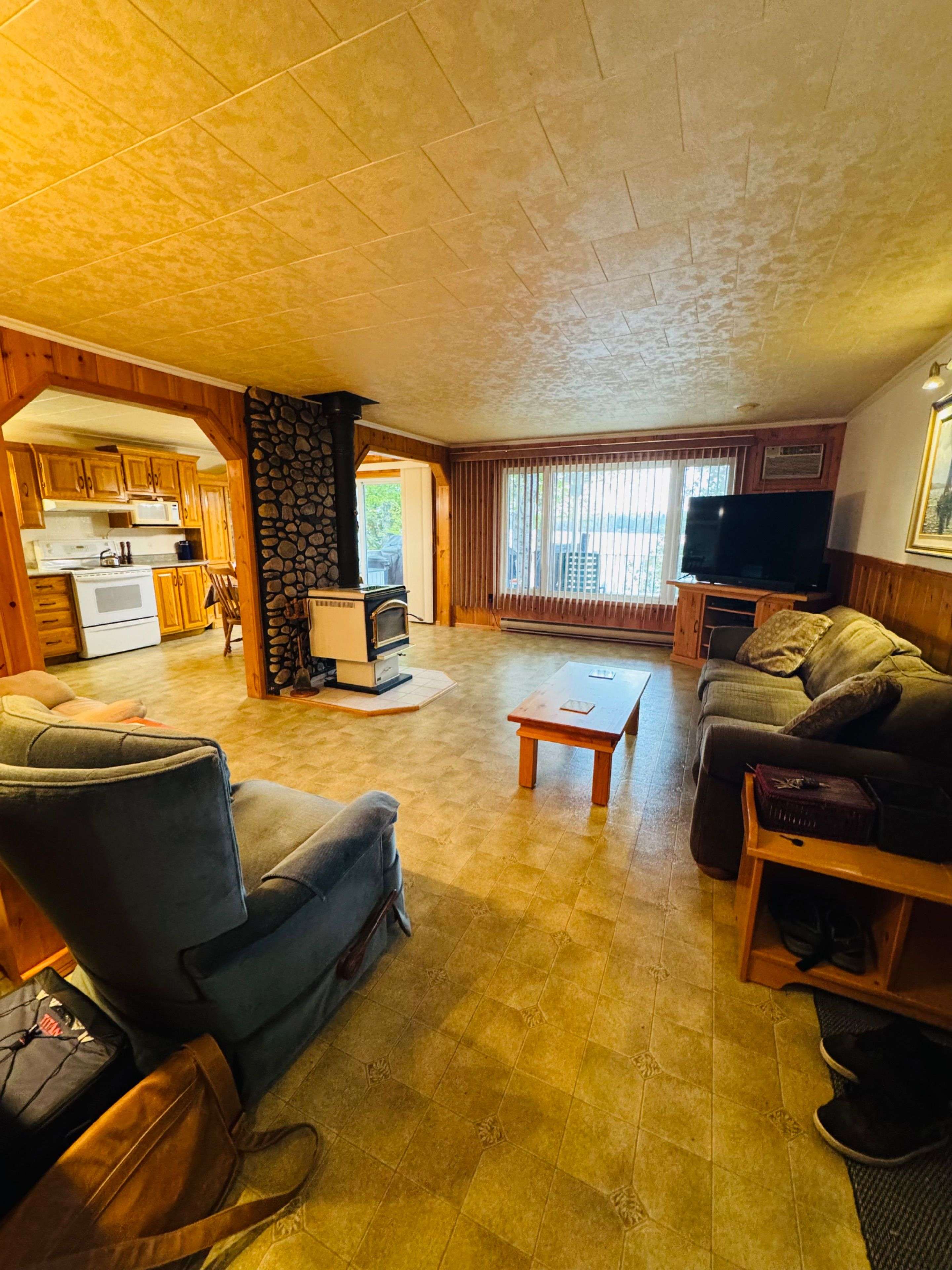 Kapuskasing, ON P0L 1V0,53 Lefebvre Peninsula RD