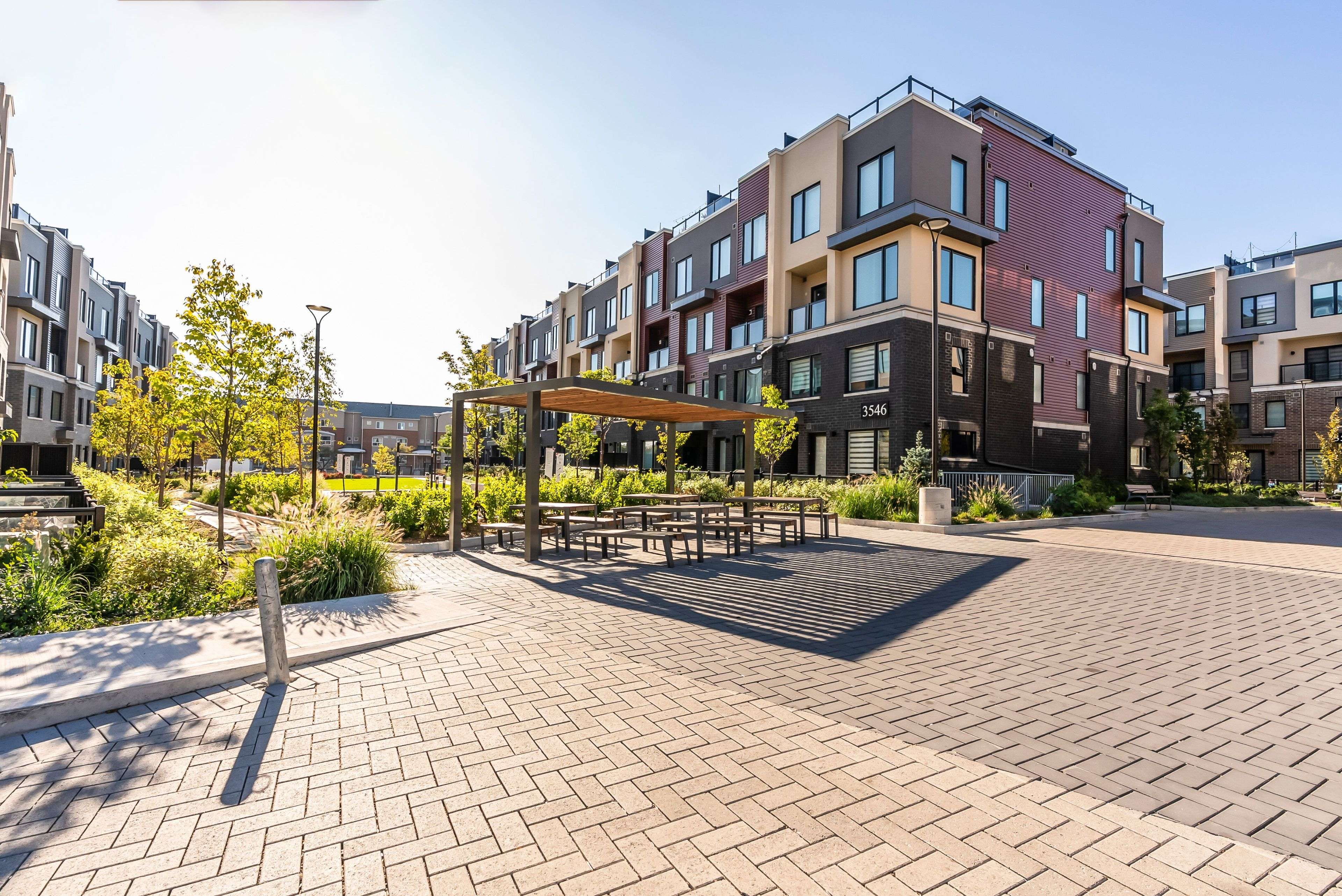 Mississauga, ON L5L 0C1,3546 Colonial DR #27