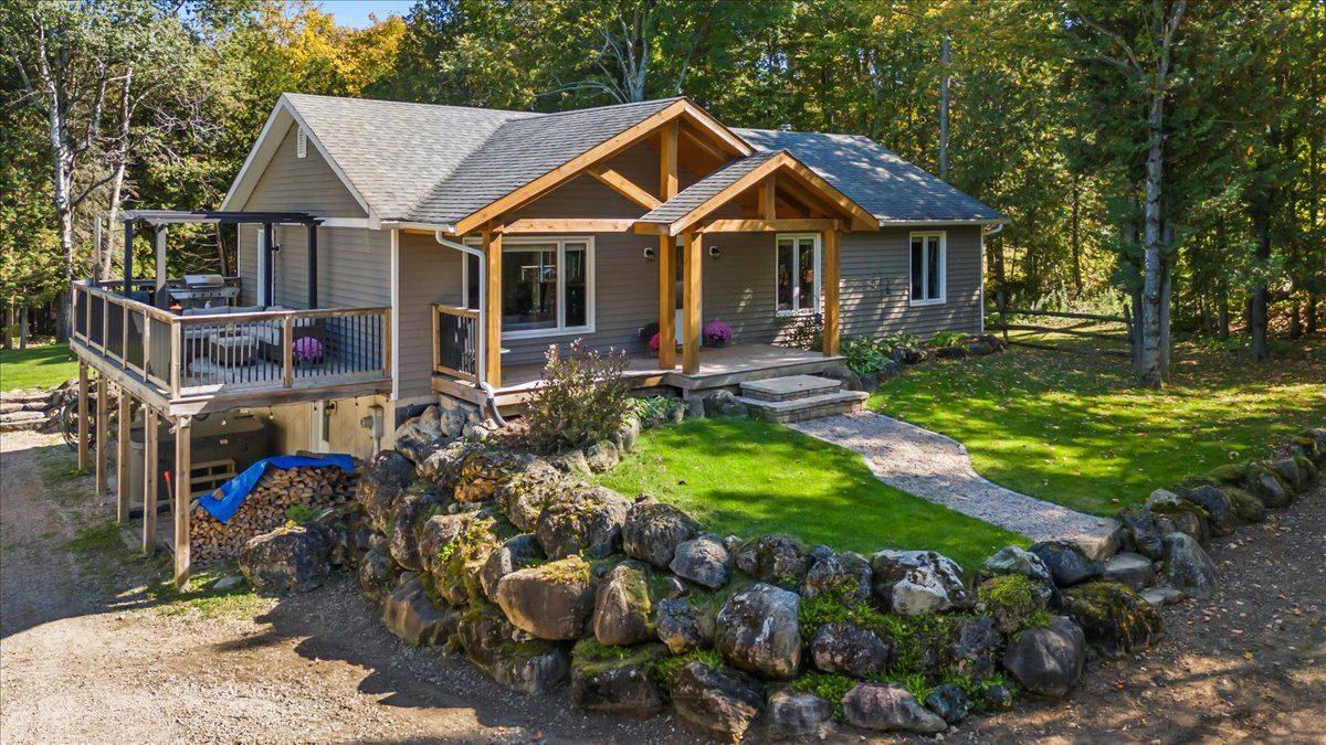 Chatsworth, ON N0H 1R0,596321 Concession 10 Concession