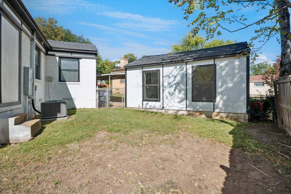 Dallas, TX 75211,2717 El Tivoli Drive