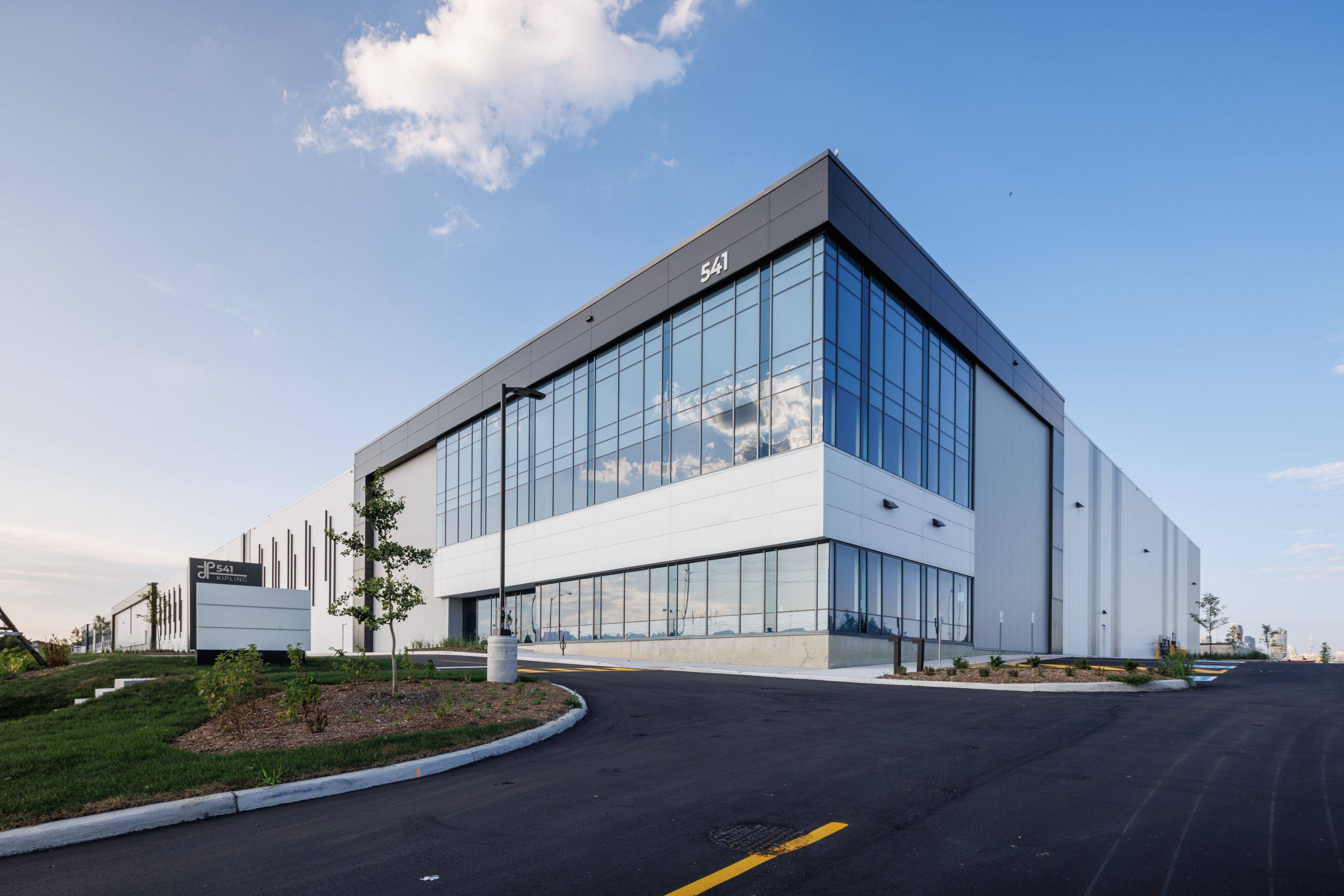 Toronto W06, ON M8Z 5E7,541 Kipling AVE