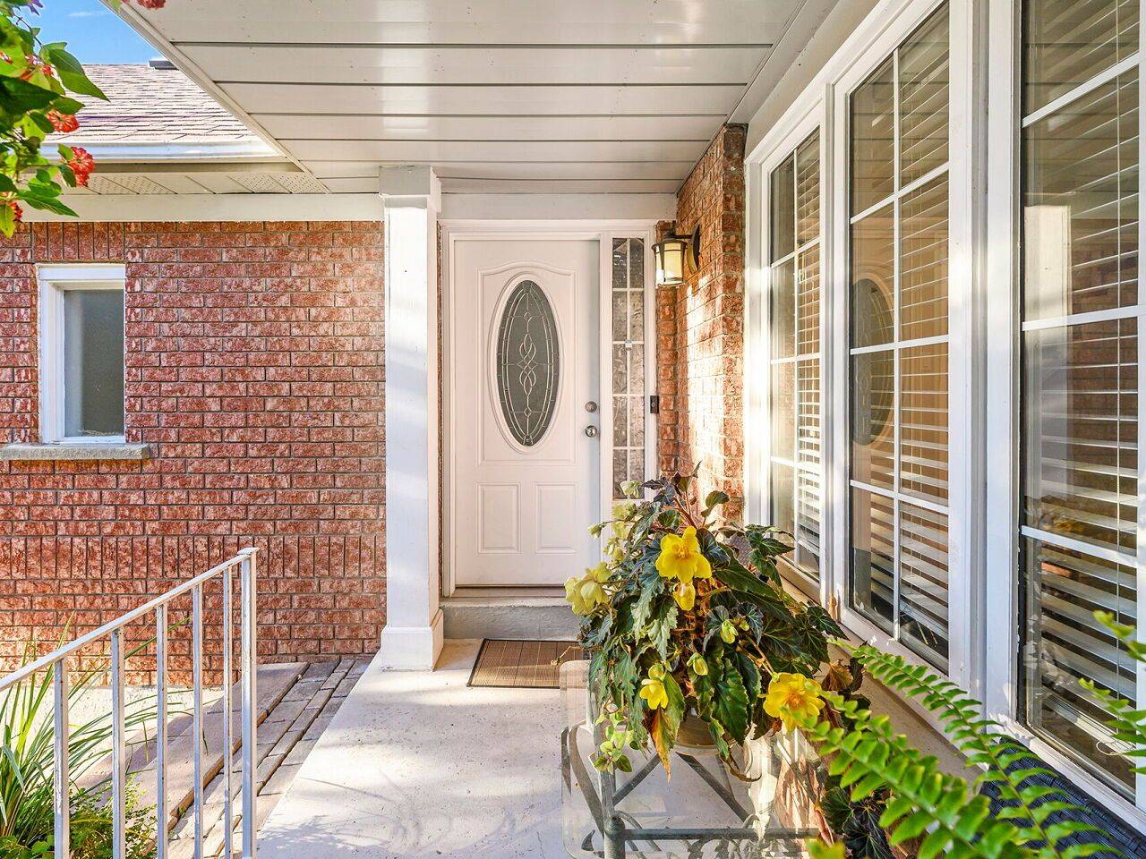 Mississauga, ON L5N 6L1,2840 Tradewind DR