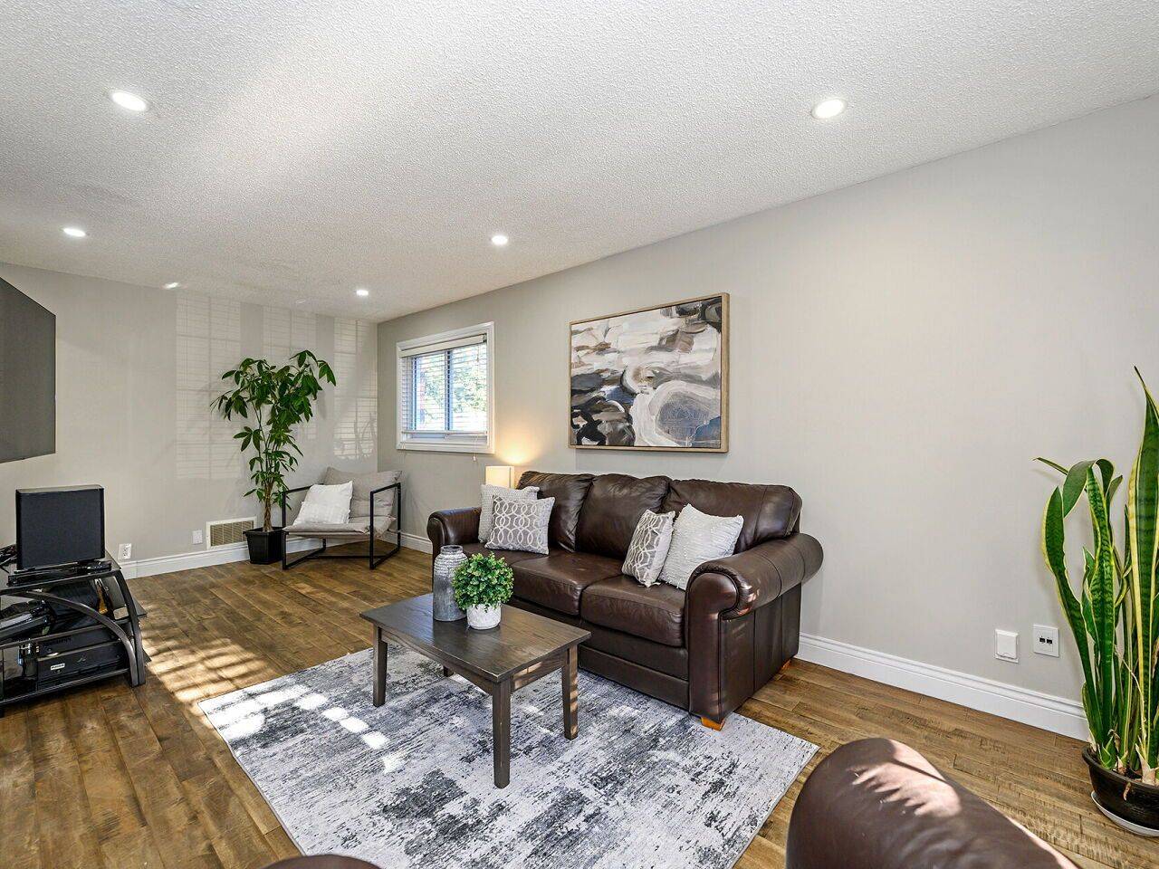 Mississauga, ON L5N 6L1,2840 Tradewind DR