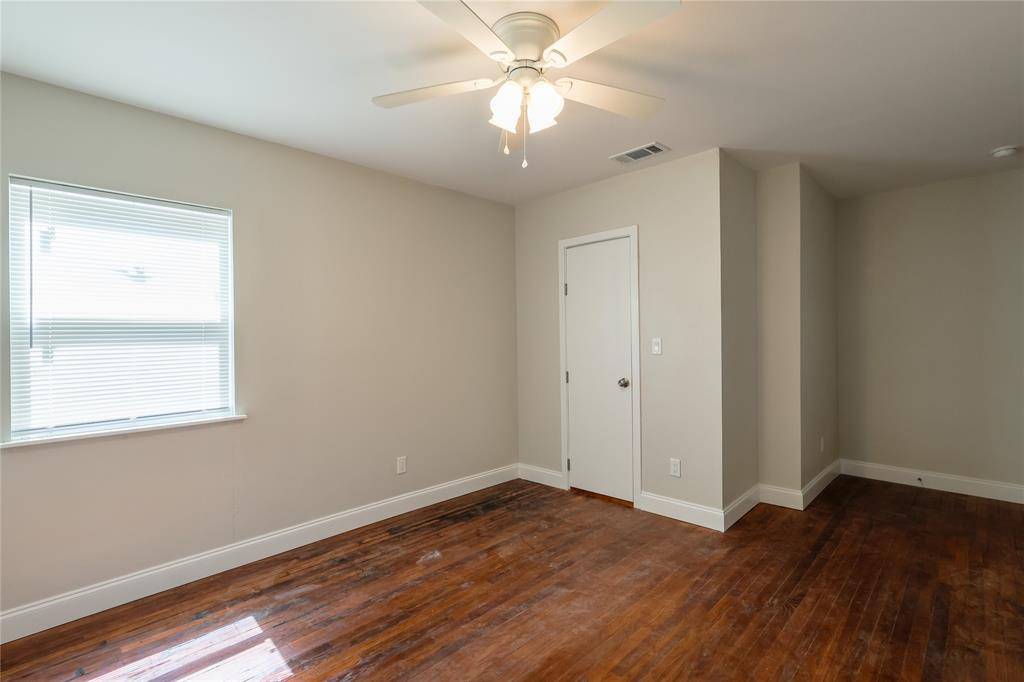 Dallas, TX 75216,2114 Harlandale Avenue