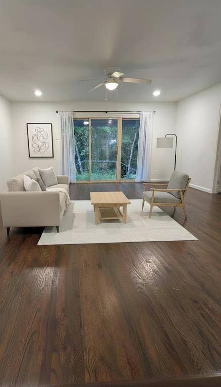 Dallas, TX 75208,1406 Eastus Drive