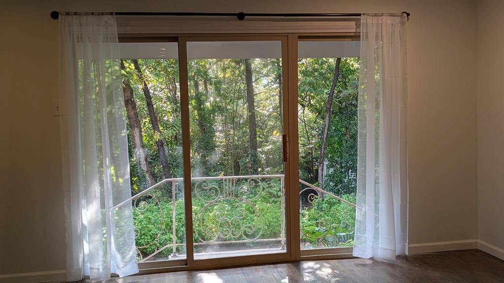 Dallas, TX 75208,1406 Eastus Drive