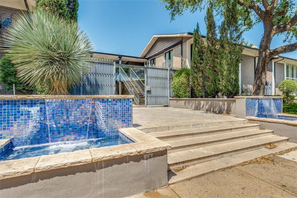 Dallas, TX 75230,10211 Regal Oaks Drive #120