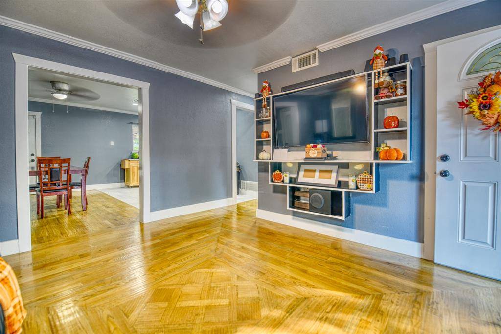 Irving, TX 75062,3214 Parker Street