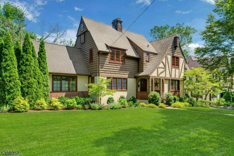 Millburn Twp., NJ 07078,19 Hawthorne Rd