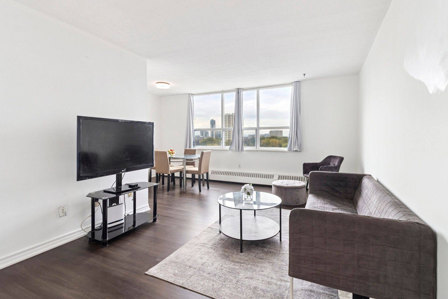 Toronto C15, ON M2J 1L2,5 Parkway Forest DR #1101