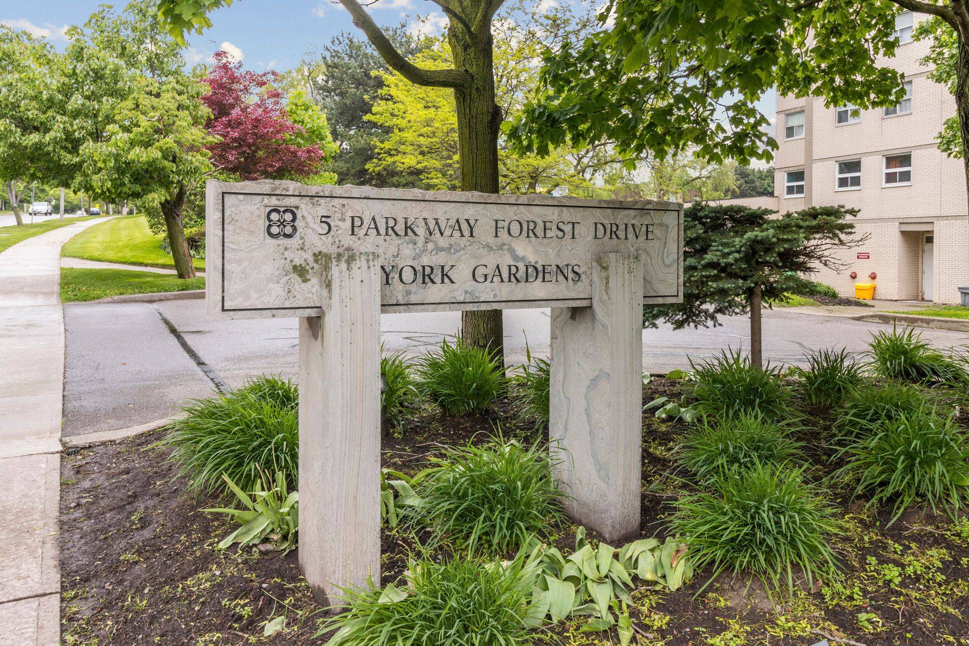 Toronto C15, ON M2J 1L2,5 Parkway Forest DR #1101