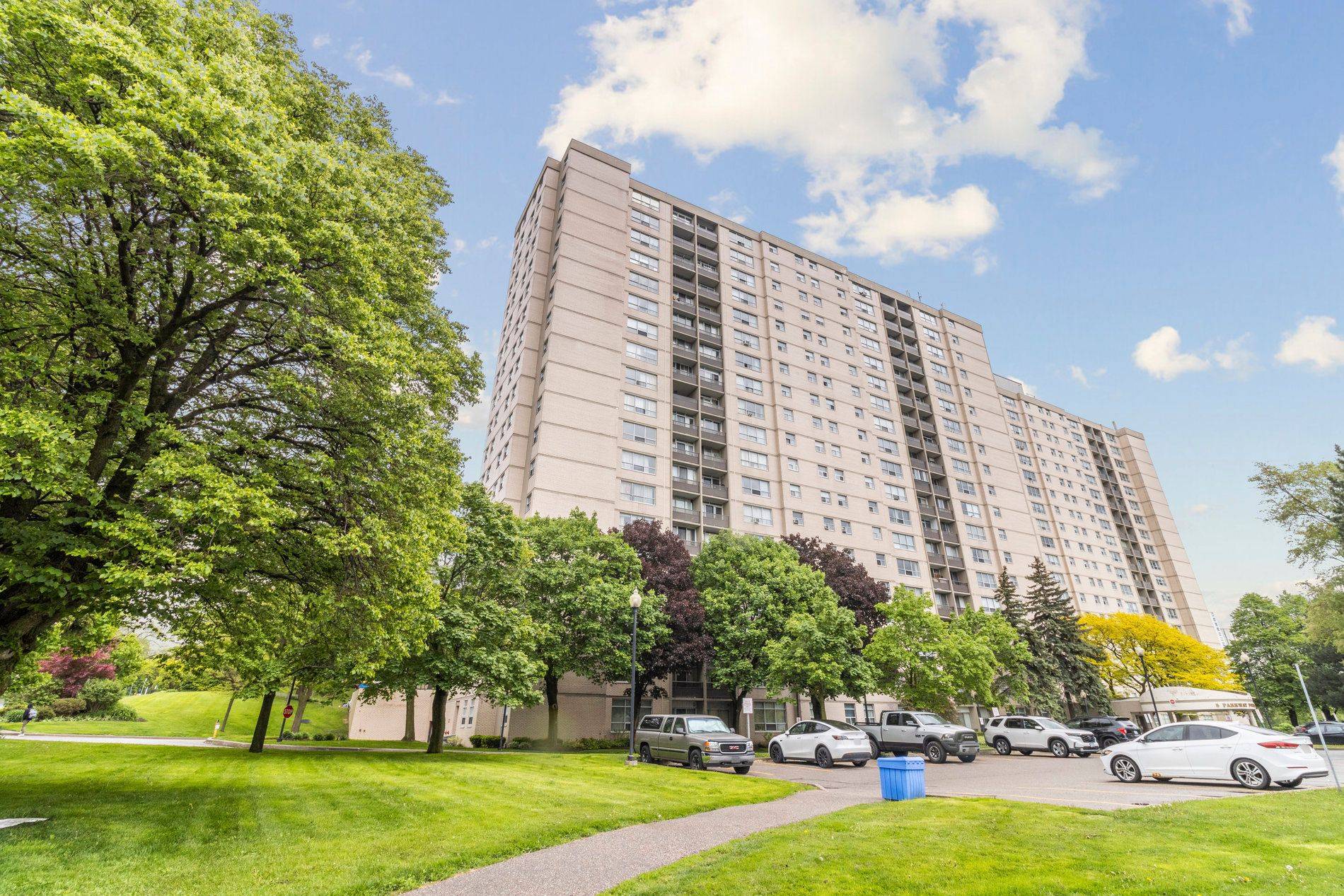 Toronto C15, ON M2J 1L2,5 Parkway Forest DR #1101