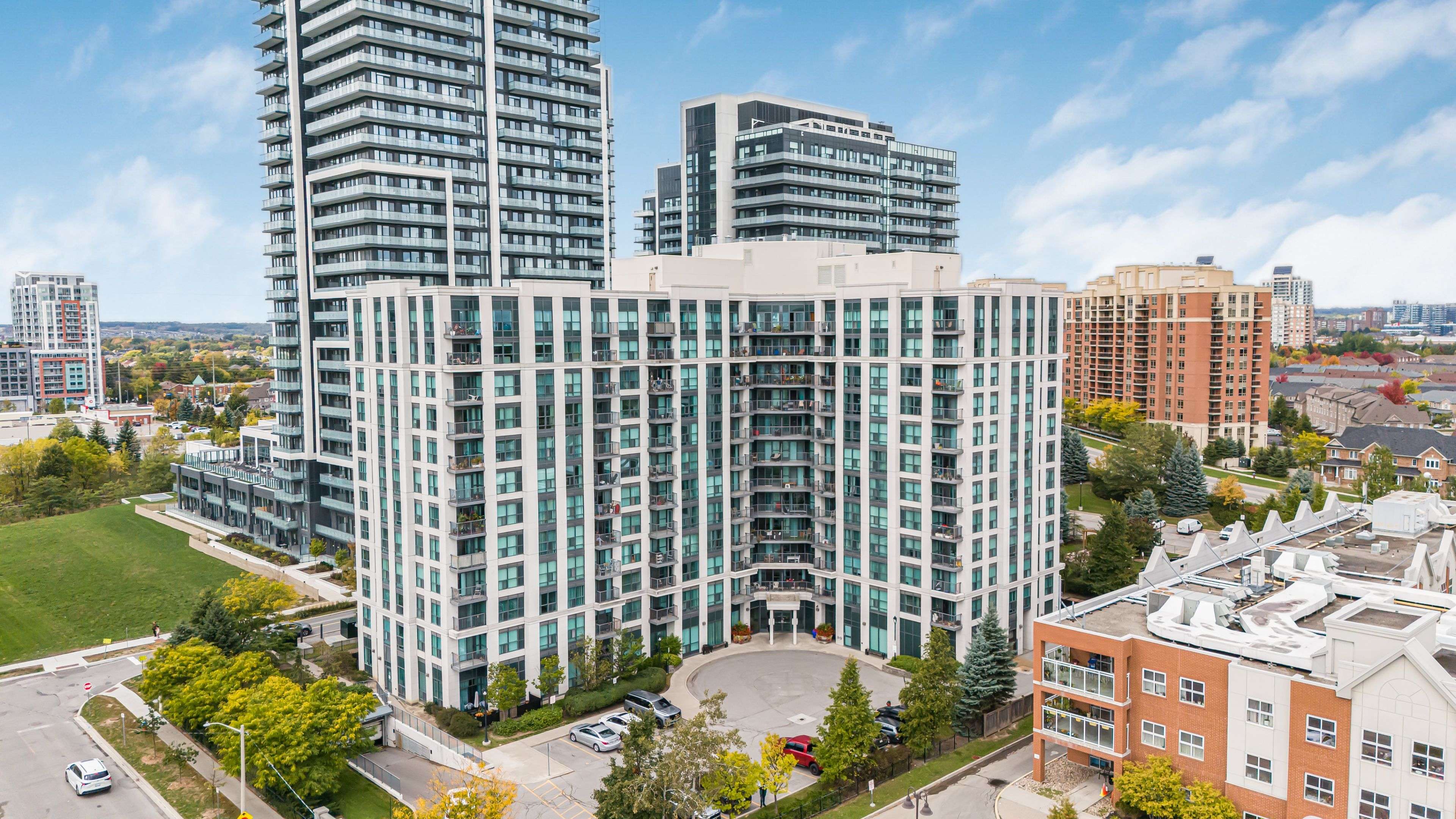 Richmond Hill, ON L4B 0B1,185 Oneida CRES #715