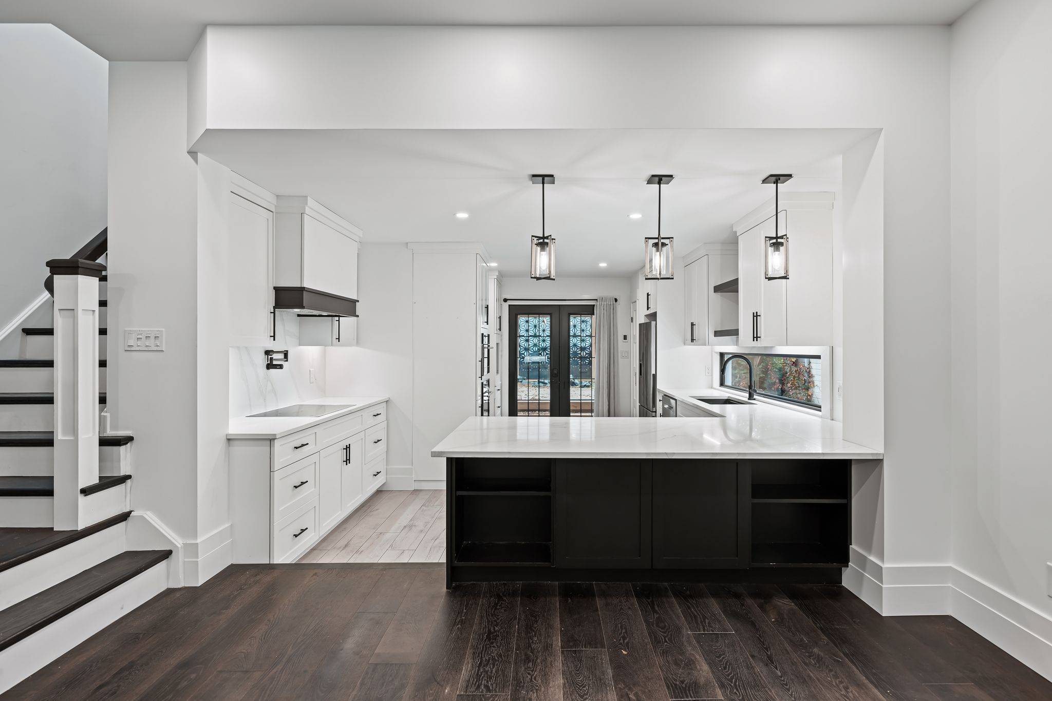 Guelph, ON N1E 4V2,114-116 Arthur ST