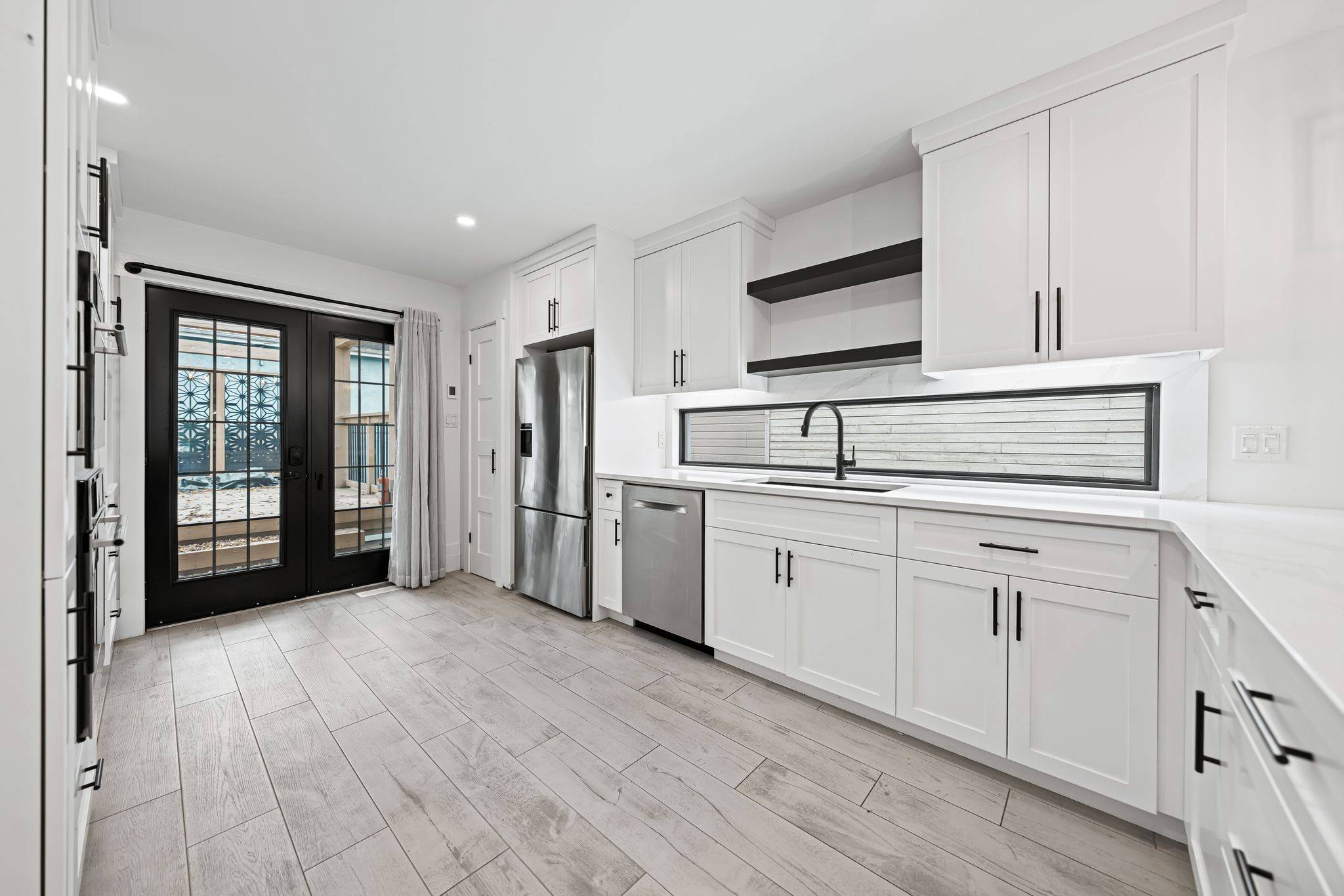 Guelph, ON N1E 4V2,114-116 Arthur ST