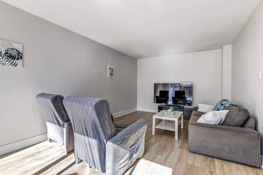 London South, ON N6E 2H2,590 Millbank DR #12