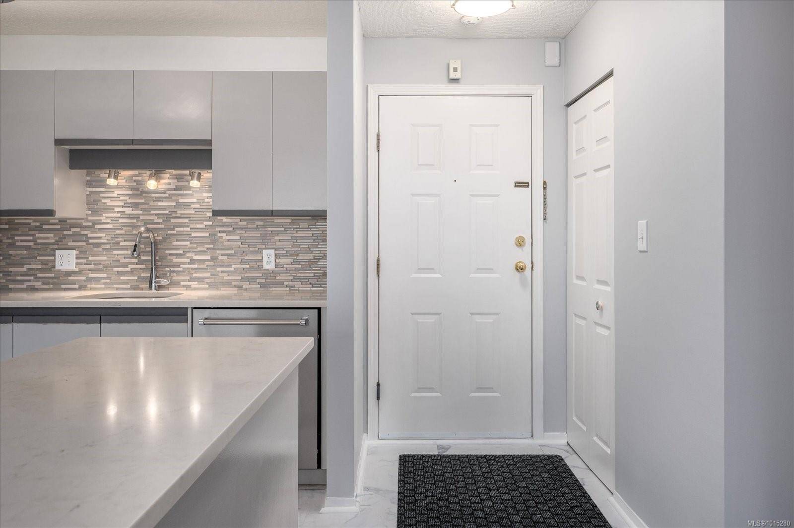 Nanaimo, BC V9T 2K4,4969 Wills Rd #304