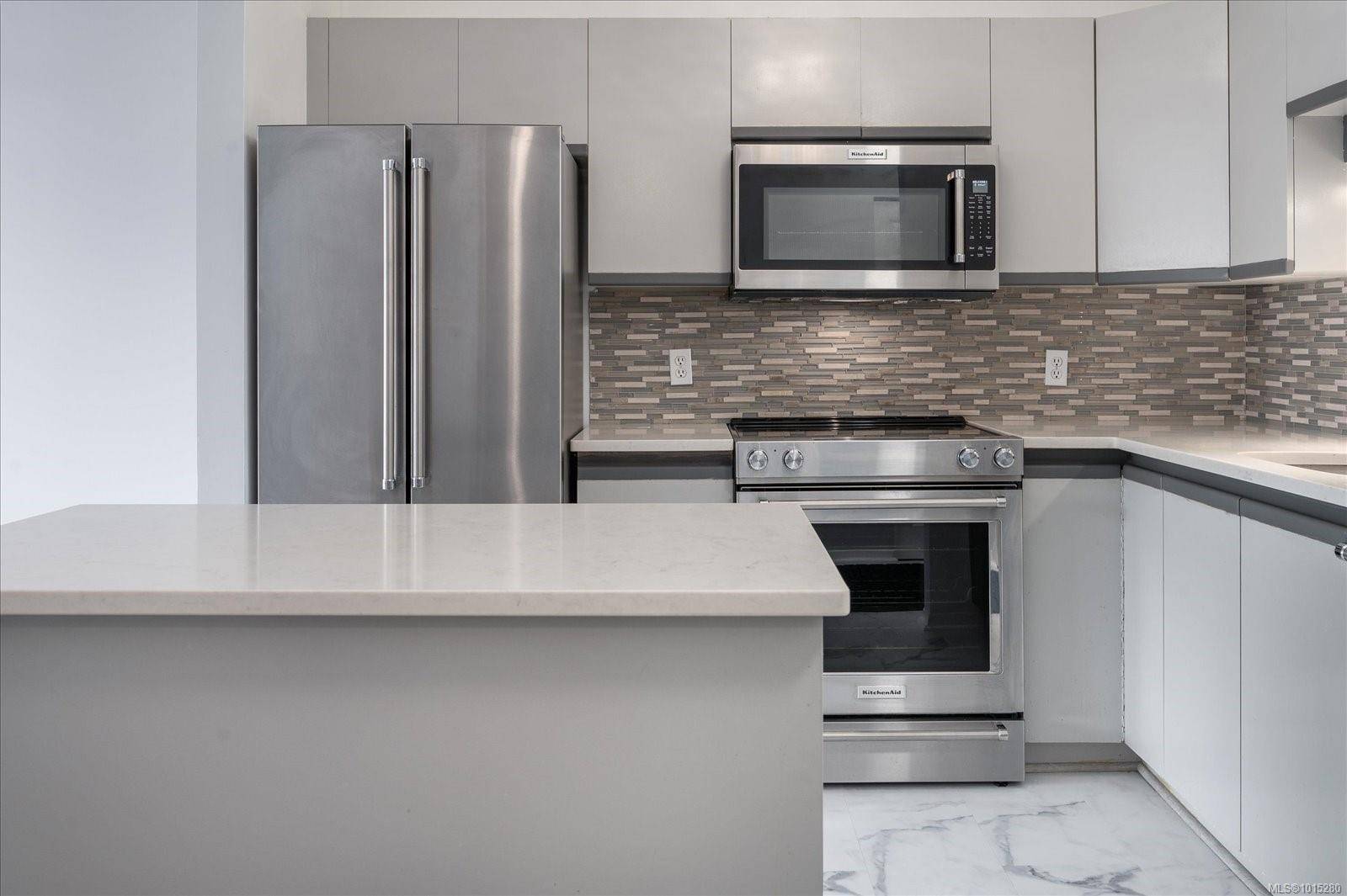 Nanaimo, BC V9T 2K4,4969 Wills Rd #304