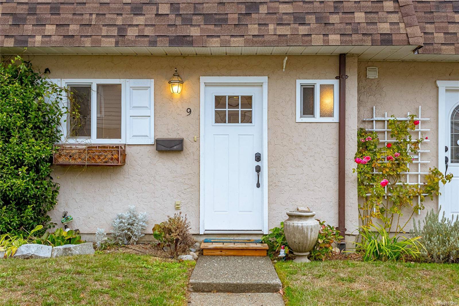 Central Saanich, BC V8M 1L9,7675 East Saanich Rd #9