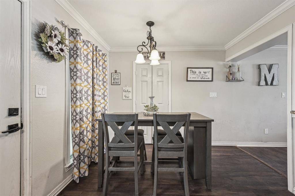 Leonard, TX 75452,104 S Cedar Street