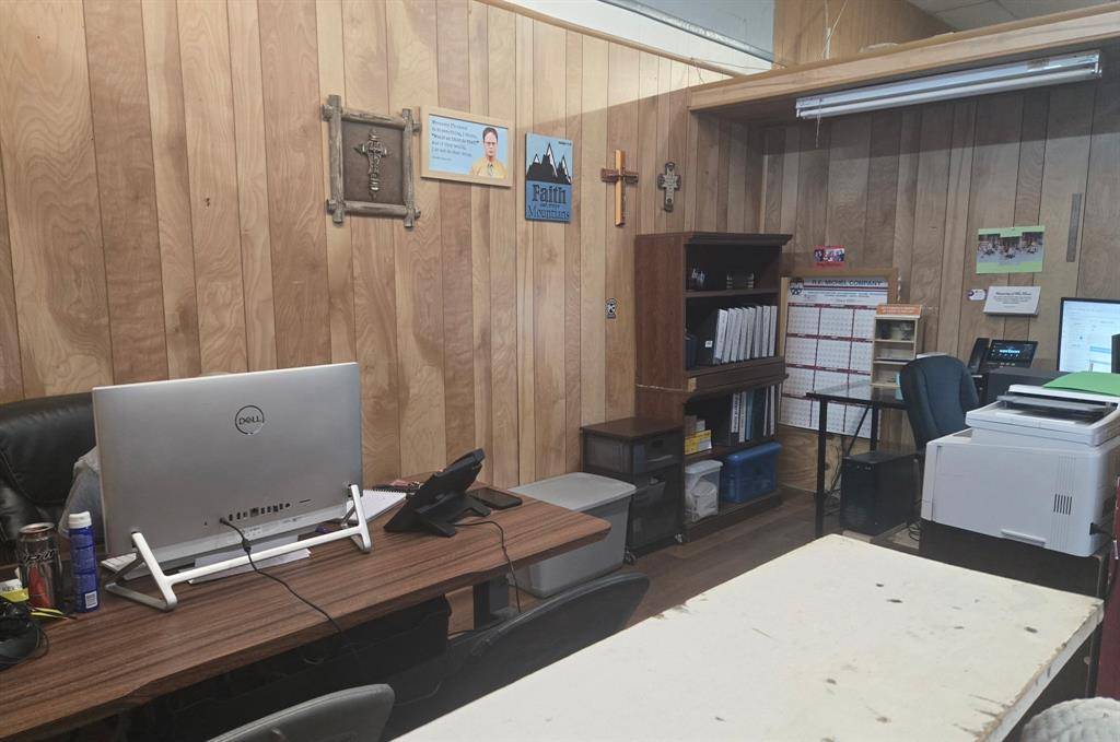 Naples, TX 75568,102 Main St