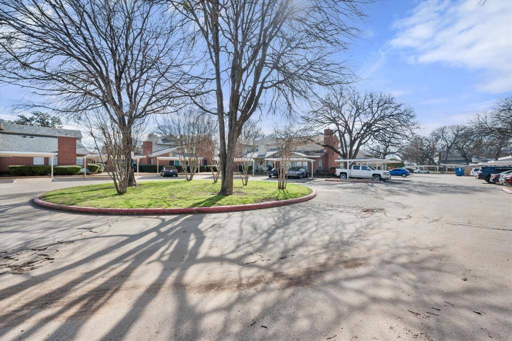 Fort Worth, TX 76120,1420 Meadowood Village Drive