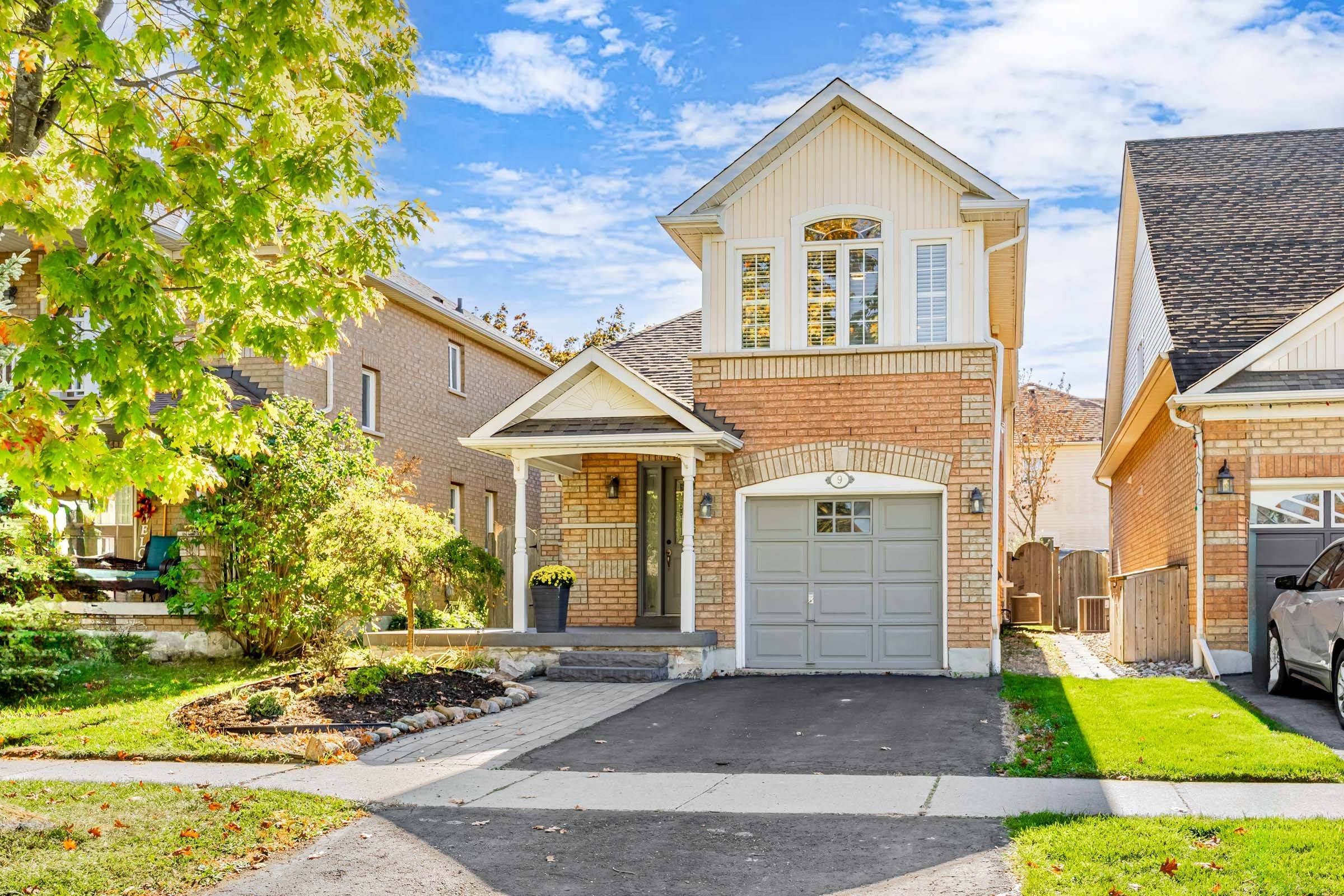 Whitby, ON L1N 9R4,9 Portage TRL