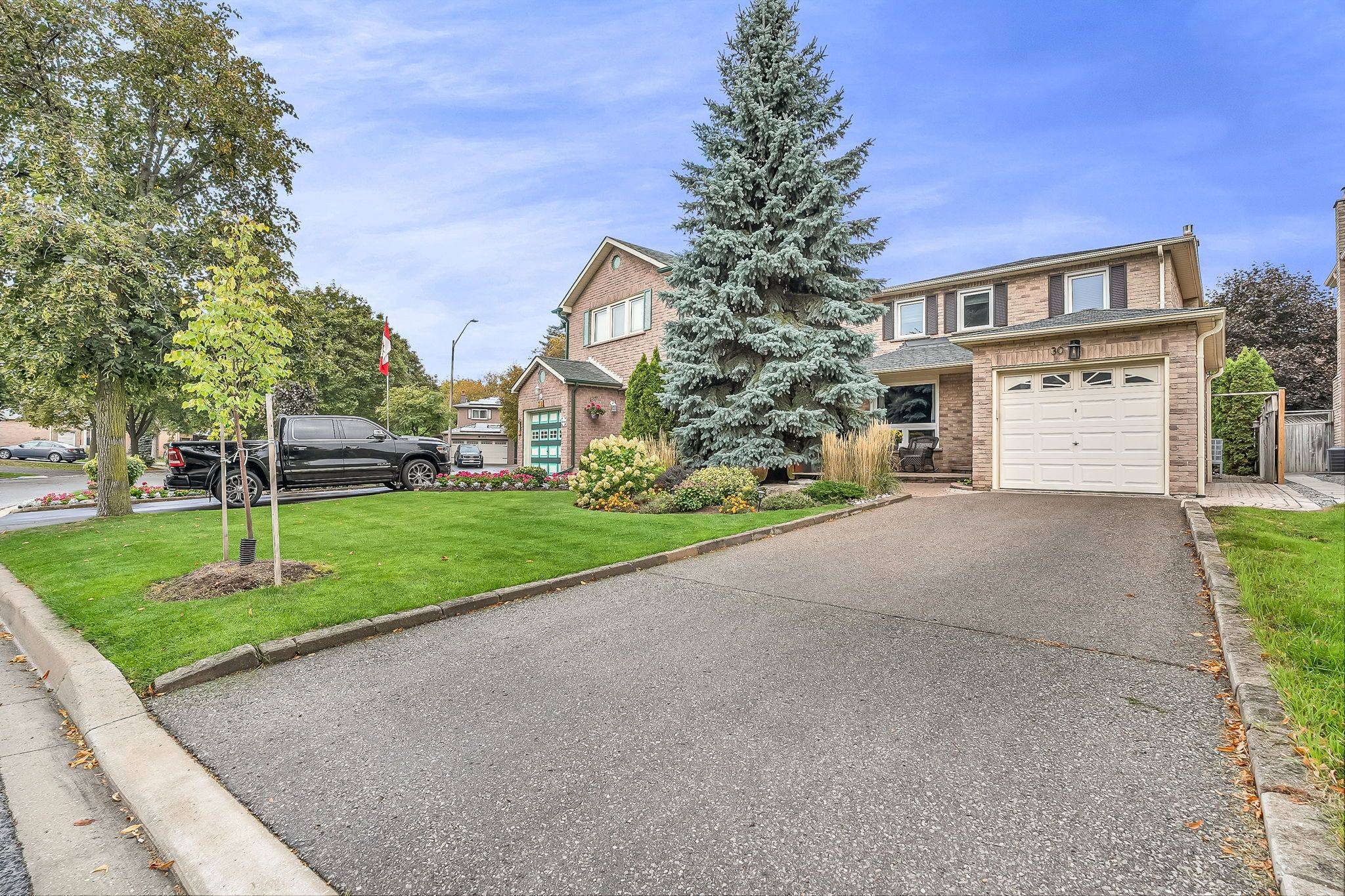 Markham, ON L3R 4W3,30 Vanessa RD