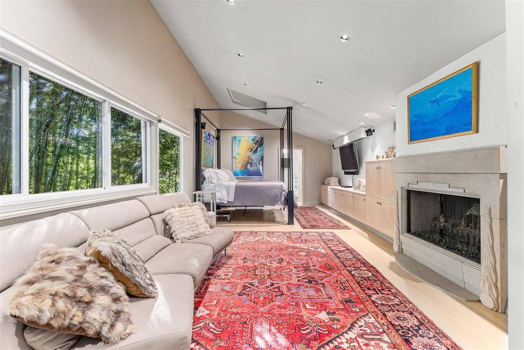 Dallas, TX 75229,10406 Crestover Drive