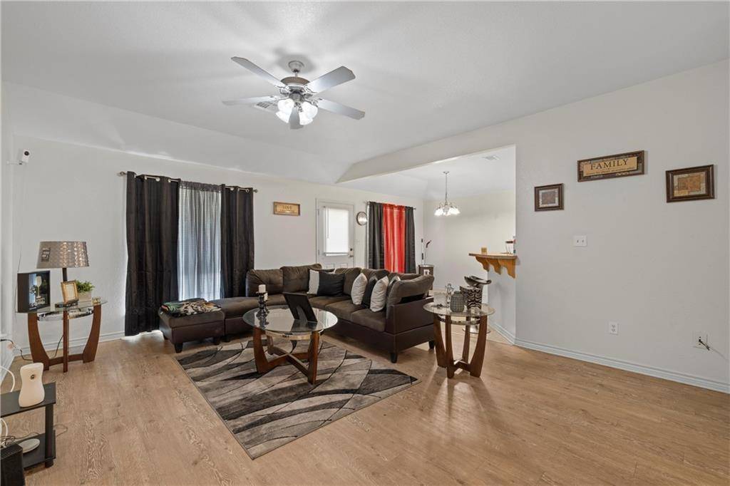 Lacy Lakeview, TX 76705,860 N Lacy Drive #3-4