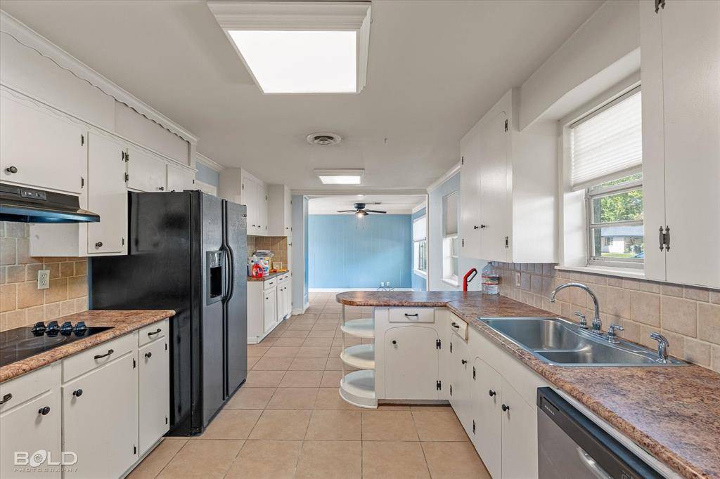 Shreveport, LA 71104,2704 E Cavett Drive