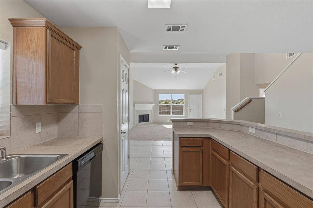 Arlington, TX 76002,1210 Mule Deer Drive